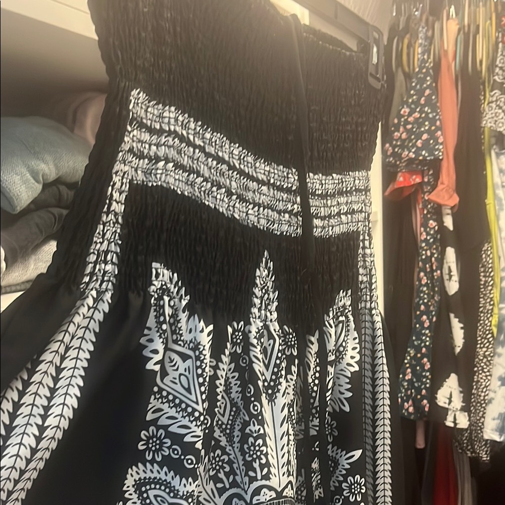Chic Strapless Black and White Dress